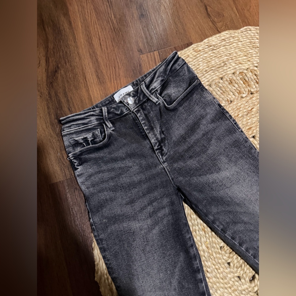 Frame Grey Le Crop
Mini Boot Jeans Frame denim $250 nwot 26 casual winter boho - Picture 5 of 6